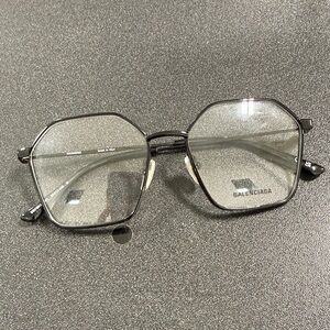 Balenciaga bb0198o Geometric Black Eyewear